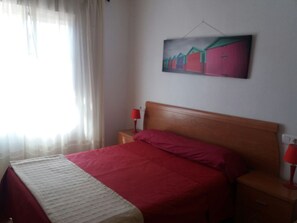 2 Schlafzimmer, Bügeleisen/Bügelbrett, Bettwäsche, Rollstuhlgeeignet