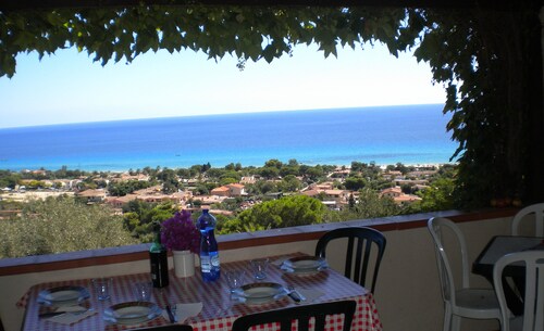 Panoramic house by the sea