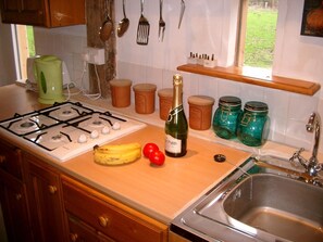 Frigorífic, microones, forn i placa de cuina 