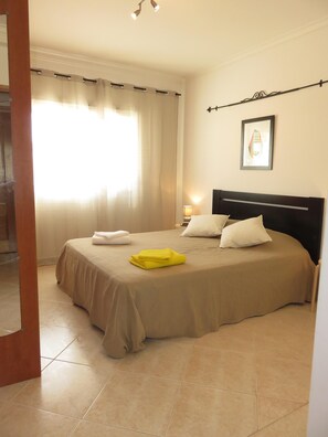 1 Schlafzimmer, Bügeleisen/Bügelbrett, Reisekinderbett, WLAN