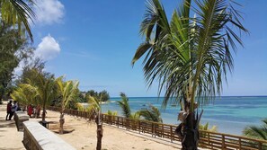 Beach nearby - bungalow - 7 rooms - 5/9 persons (Pereybere)