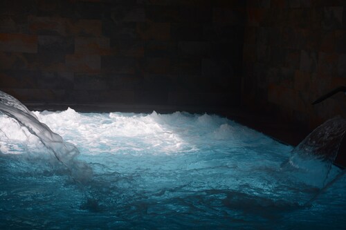 Costa Blanca - Huoneisto Royal Park & ​​Spa sisä- ja ulkouima-altaat 