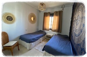2 chambres, fer et planche à repasser, Wi-Fi, draps fournis