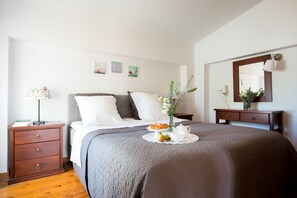 2 slaapkamers, een strijkplank/strijkijzer, reisbedje, gratis wifi