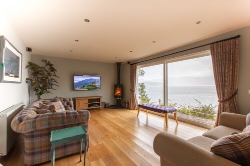 Exceptional House In Superb Location in NTS Conservation Area, Stunning Sea View