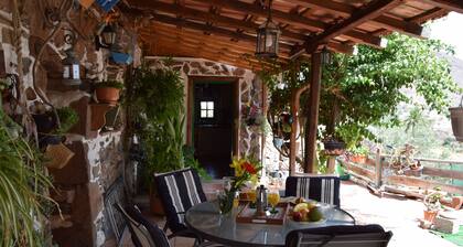 Peace and tranquility on the Mountain with sea views