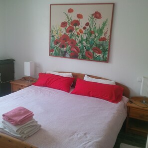 3 soverom, safe på rommet, skrivebord og strykejern/-brett