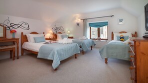 3 Schlafzimmer, Bügeleisen/Bügelbrett, Reisekinderbett, kostenloses WLAN