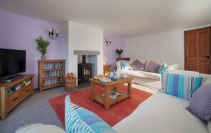 3 bedrooms, iron/ironing board, travel crib, free WiFi