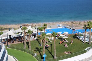 A heated pool - Luxurious Beachfront penthouse apartment infinity View (Los Arenales del Sol)