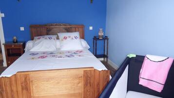 4 Schlafzimmer, Bügeleisen/Bügelbrett, WLAN, Bettwäsche