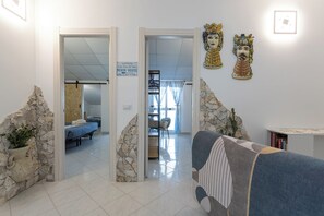 Interior - NEAR THE SEA Panoramic and central location of the house. (Marina)