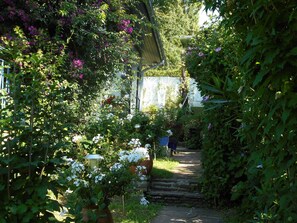 Property grounds - Apartment in villa in residential and quiet area, near the beach, center city and shops., (Ciboure)