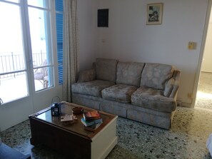 Smart TV, books