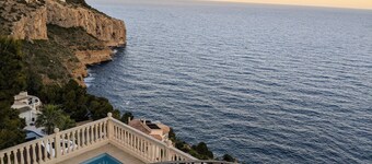 Xabia、バルコニーal Mar Splendid Sea View！ プール、庭園、無線LAN、ビーチの近く