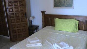 4 Schlafzimmer, Bügeleisen/Bügelbrett, kostenloses WLAN, Bettwäsche