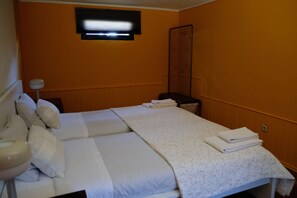 2 chambres, lit parapluie, draps fournis