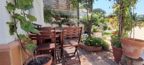 Outdoor dining - Beach and nature apartment  (Matalascañas)