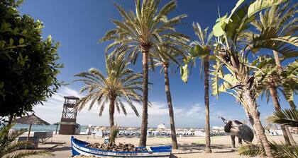 Ático en primera línea de Marbella con impresionantes vistas