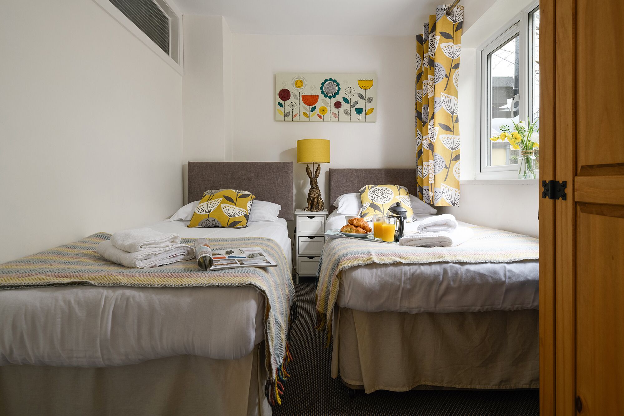 2 bedrooms, iron/ironing board, travel cot, free WiFi