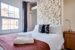 3 soverom, skrivebord, strykejern/-brett og wi-fi (inkludert)