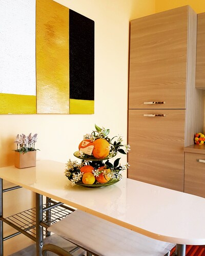 Elegant apartment in the center of Aci Castello and to 100 meters from the seafront