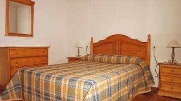 2 dormitorios, tabla de planchar con plancha, wifi gratis y ropa de cama