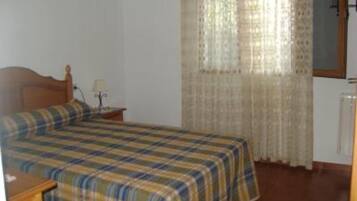 2 slaapkamers, een strijkplank/strijkijzer, gratis wifi, beddengoed