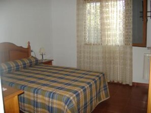 2 slaapkamers, een strijkplank/strijkijzer, gratis wifi, beddengoed