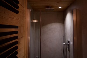 Dusche, Haartrockner, Bidet, Handtücher