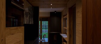 Ett hörn av fred mellan grönska och berg