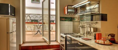 Fridge, microwave, oven, stovetop