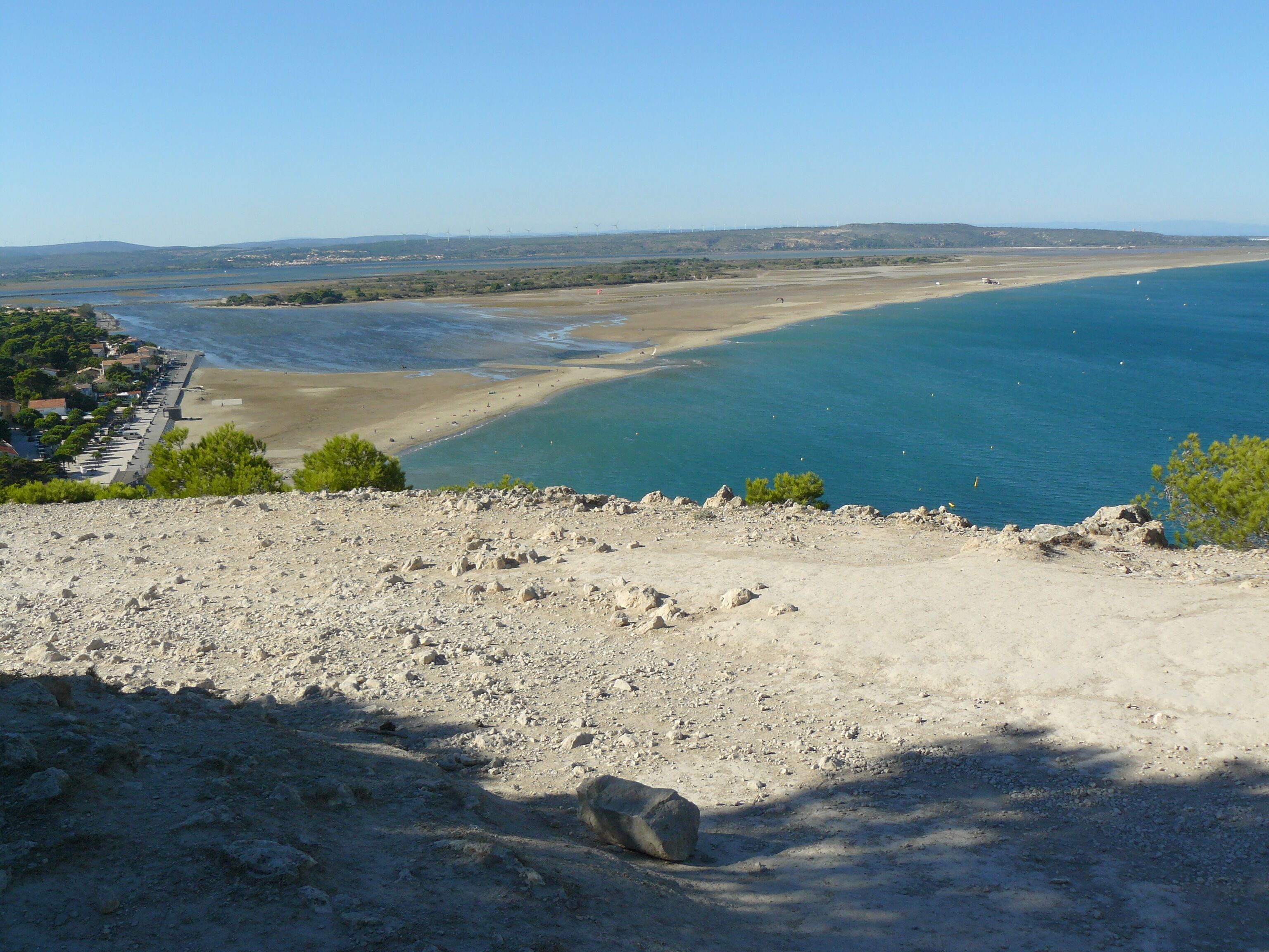 Plage, chaises longues