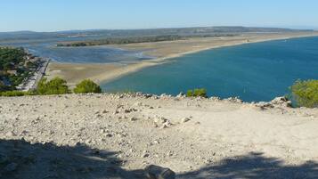 Plage, chaises longues