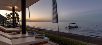 ヴィラロビナビーチ、豪華な5 *ヴィラ、スタッフ、ビーチフロント、2つのプール、無料のボート旅行