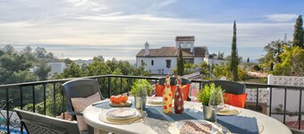 Detached Villa El Tomillar in Frigiliana / Nerja