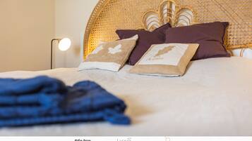 1 habitación, tabla de planchar con plancha, wifi y ropa de cama