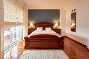 4 bedrooms, iron/ironing board, travel crib, free WiFi - Private villa, sea front, private pool, games room, fast Wifi (Ericeira)