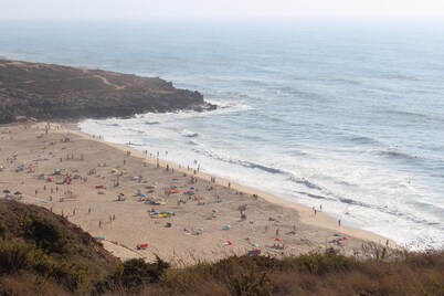 Private villa, sea front, private pool, games room, fast Wifi