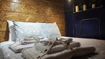 1 bedroom, in-room safe, iron/ironing board, WiFi