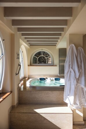 Interior - Le Selve Hilltop Pool Villa (Toscolano-Maderno)