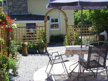Cottage and Patio/Garden