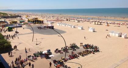 Komplett renovierte Wohnung - direkt am Meer - 3 Schlafzimmer - 2 Balkone.