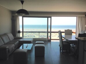 Interior - Apartment facing the sea 3 bedrooms garage <br>Rental from Sat16h to Sat11h (De panne)
