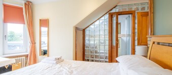 Comfy Home in Central Hamilton, nr. Glasgow, Scotland. Train Station 4 min Walk