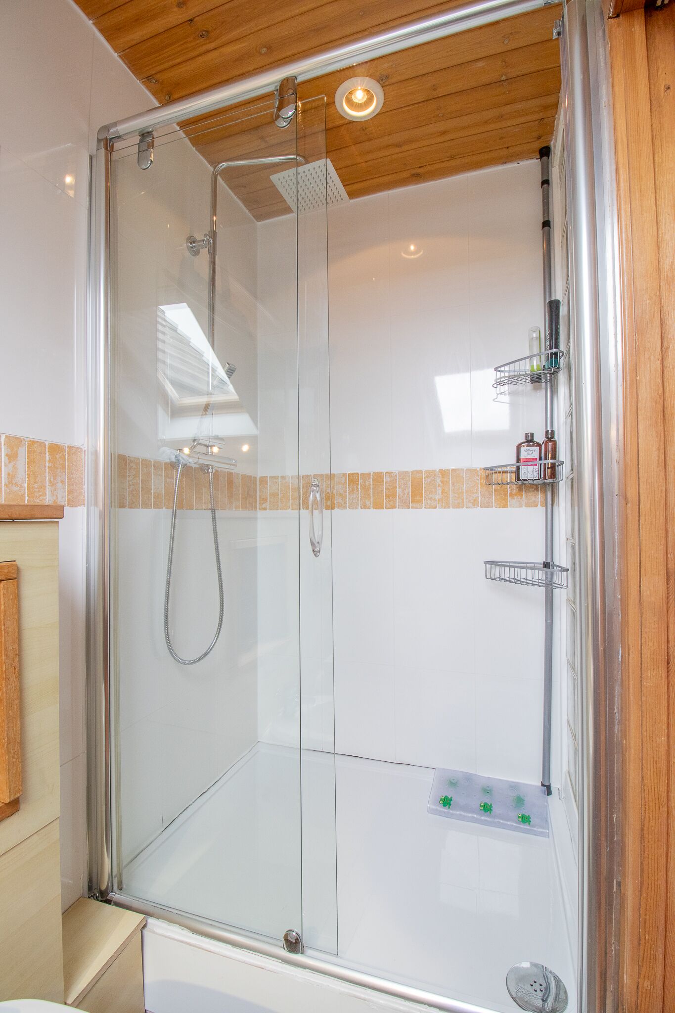 Duschwanne, Whirlpool, Haartrockner, Bidet