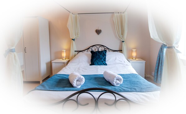 1 bedroom, iron/ironing board, travel crib, WiFi - Polden Cottage Beautiful retreat near Cheddar and Glastonbury (Burtle)