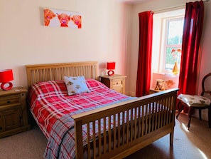 4 Schlafzimmer, Bügeleisen/Bügelbrett, WLAN, Bettwäsche