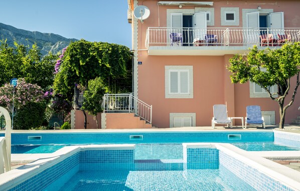 Piscine extérieure, piscine chauffée