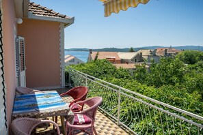 Outdoor dining - Vacation house near sea & beaches with HEATED POOL & BBQ (Orebic)